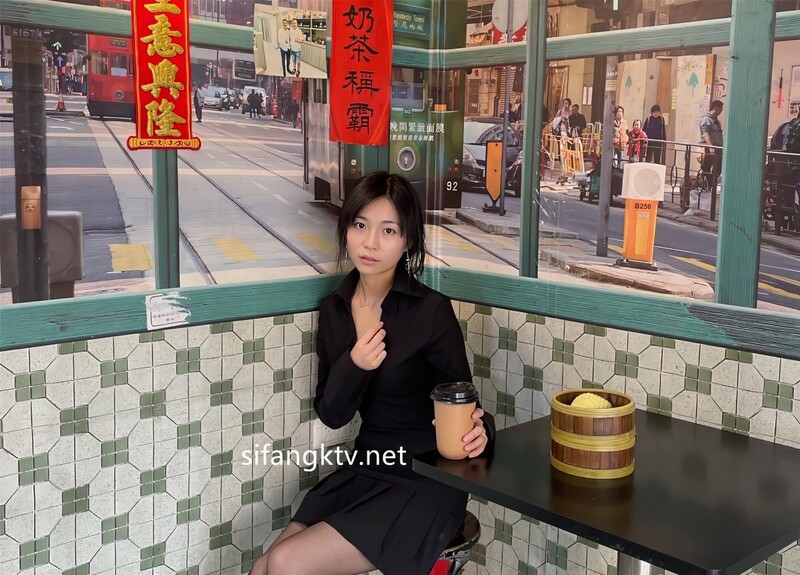 2023年8月白金泄密4K版 真实健身达人被土豪带到自己的豪宅做爱 买了好多奢侈品[104P/1.11G]