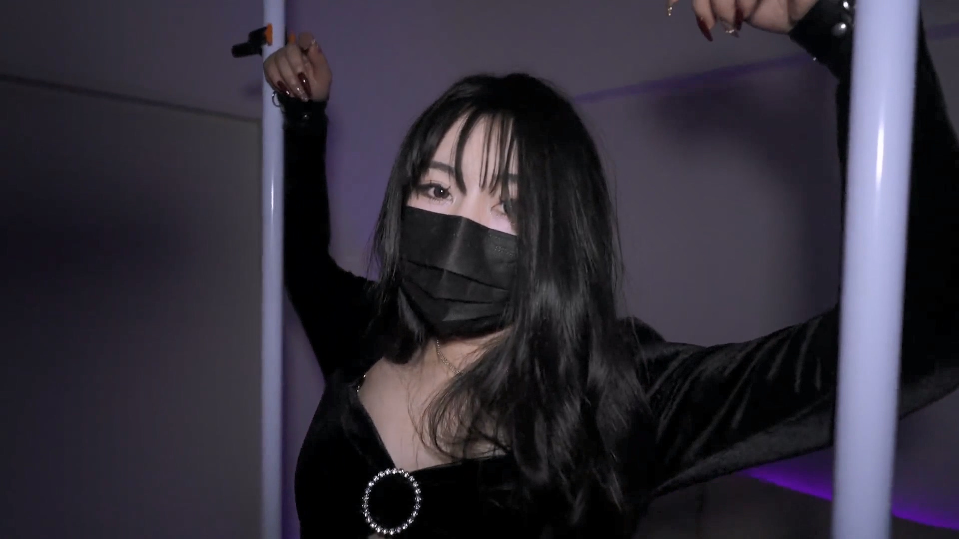 御姐尤物女神〖娜娜〗穿著黑丝筒袜高跟鞋