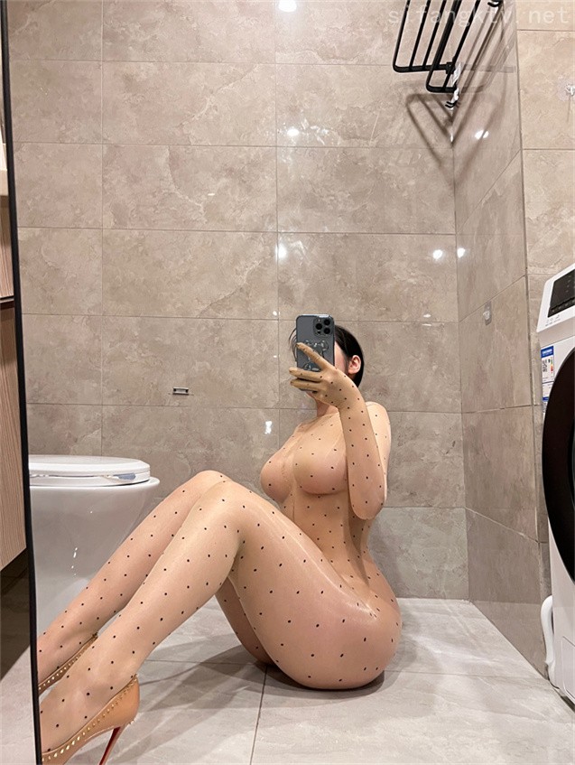 120斤的小王同学微密圈及推特福利合集[7259P/860V/49.4G]