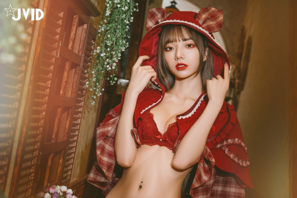 《啾啾の奇妙な冒険》小紅帽啾啾小公主