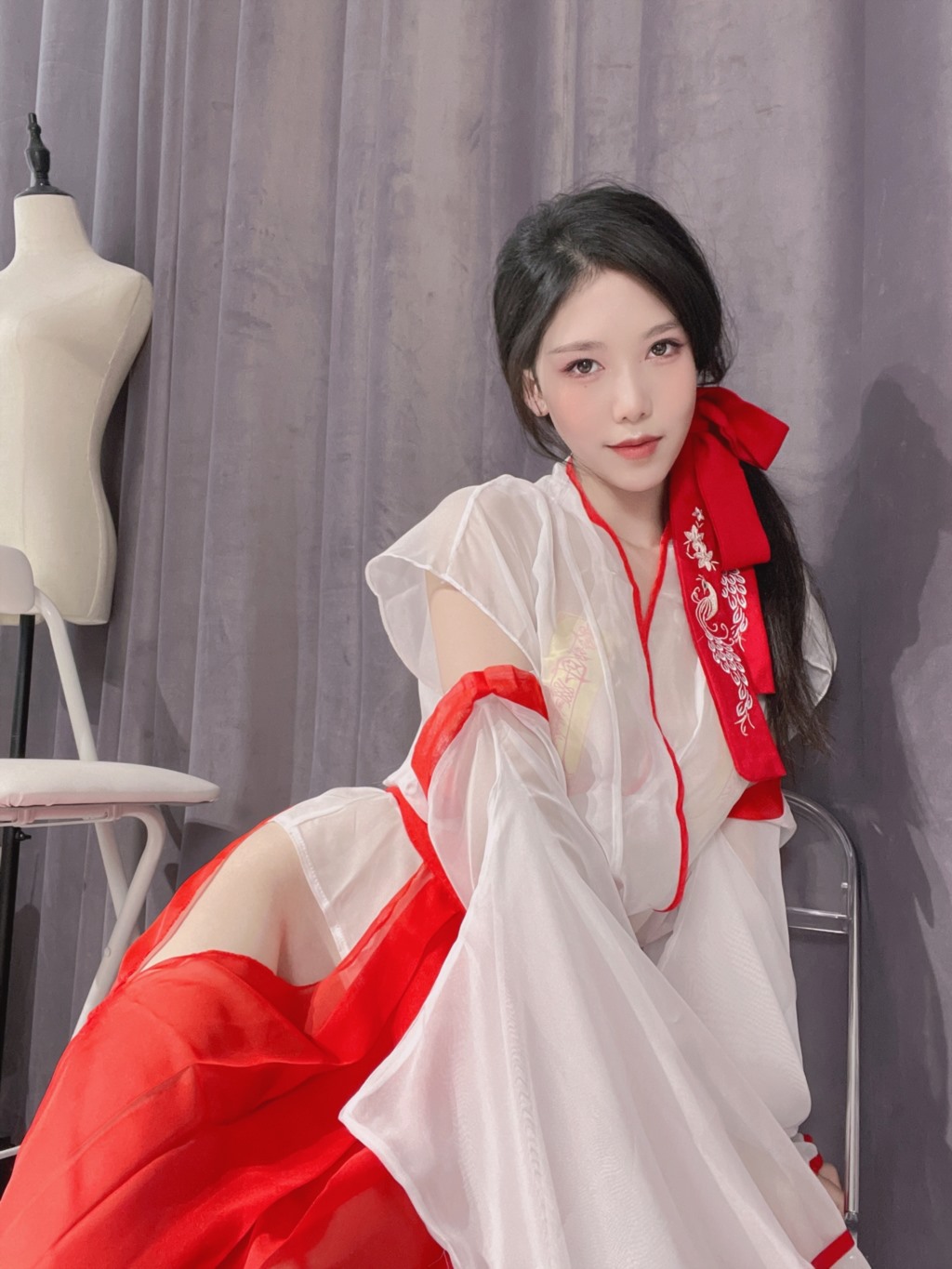 抖娘-利世 NO.089 自拍-驱邪师