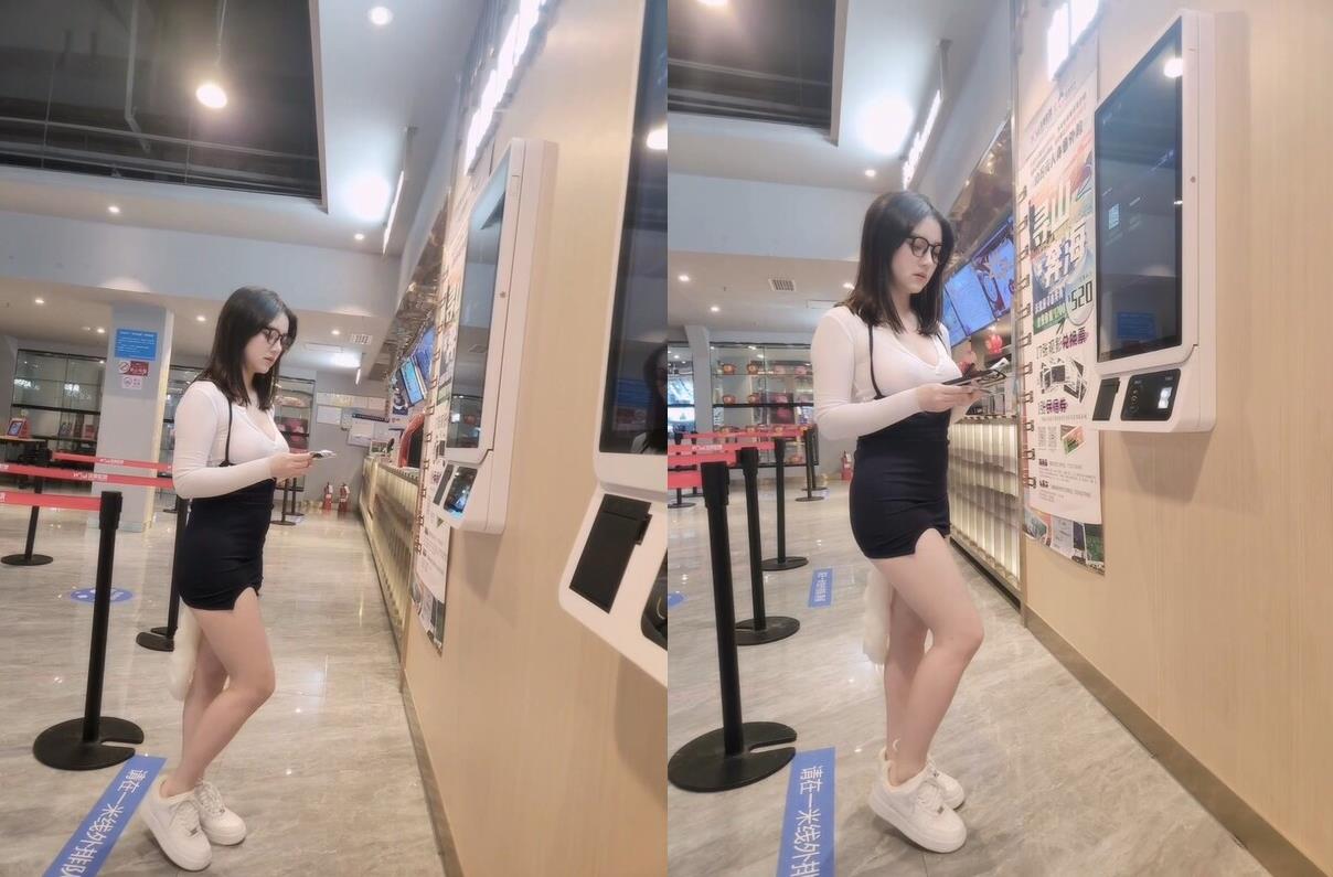 【极品露出️嫩模】豆瓣酱 超人气秀人网女神 肛塞尾巴露B短裙 电影院尽情露出