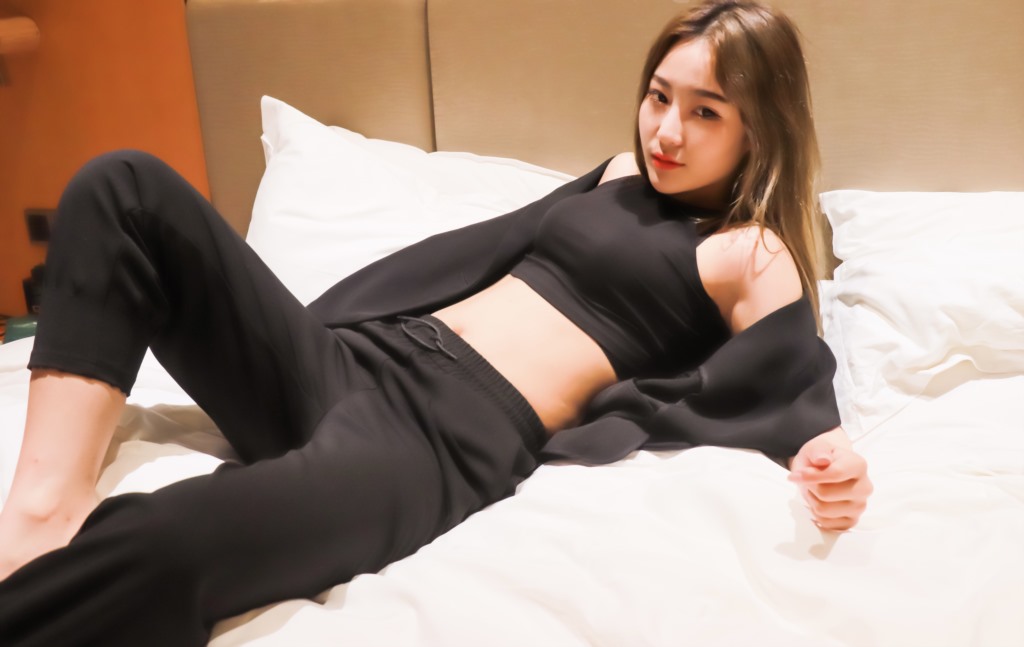 反差网红纯依风吟鸟唱杜雨涵含含大尺度私拍