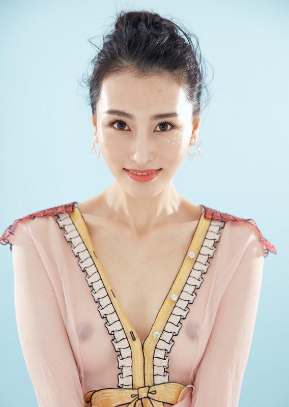 某房最新流出 非诚勿扰女嘉宾平面模特刑星~透点写真