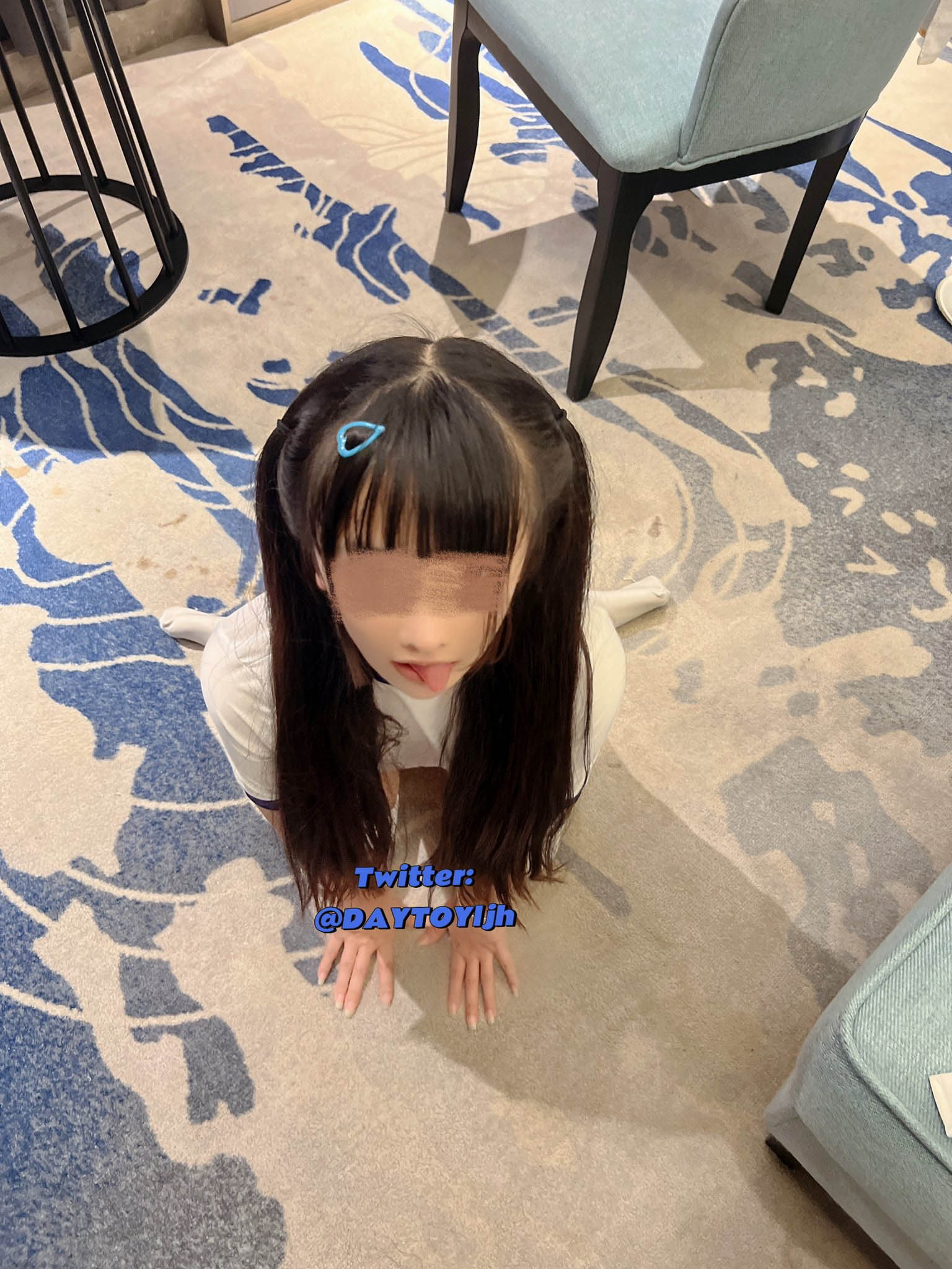 清纯反差小母狗Twitter萝莉『兔兔兔兔叽』私拍