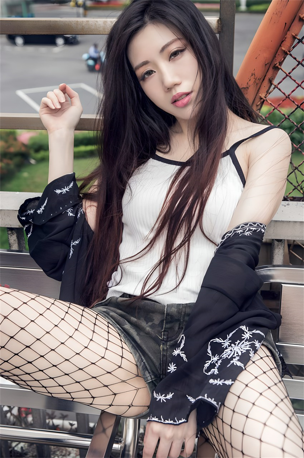 COCO 約炮穿著被比對認出