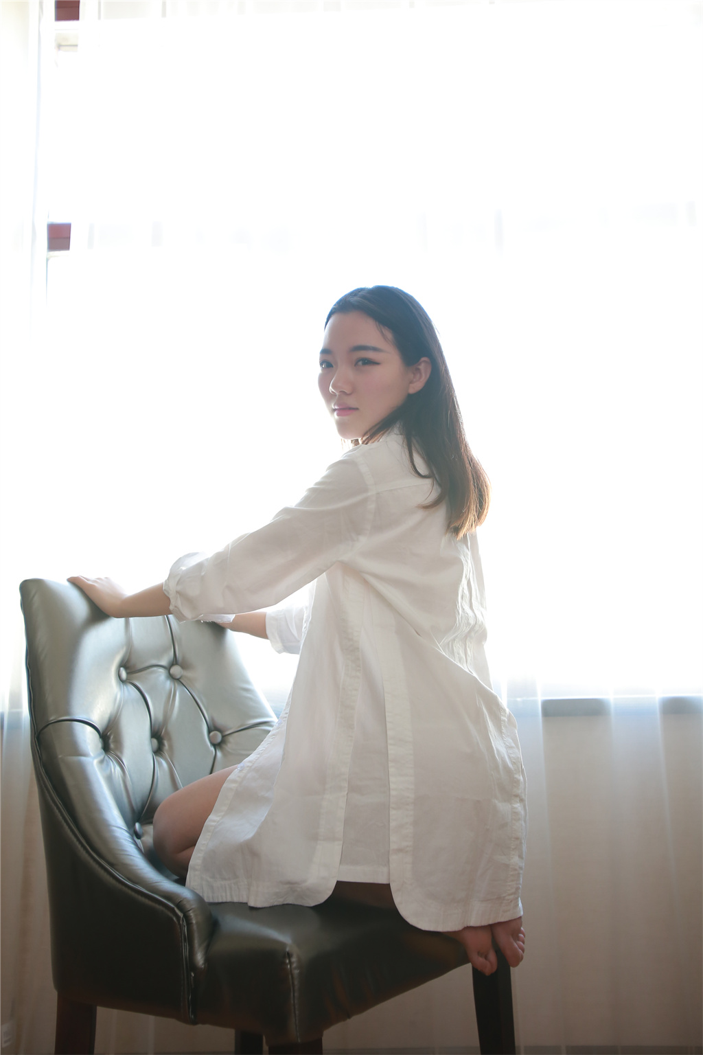 国模私拍系列：佳琪2017.04.09无水印大尺度私拍