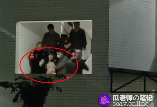 某大学宿舍女生偷盗ipad被公开抓捕现场24号楼小偷事件