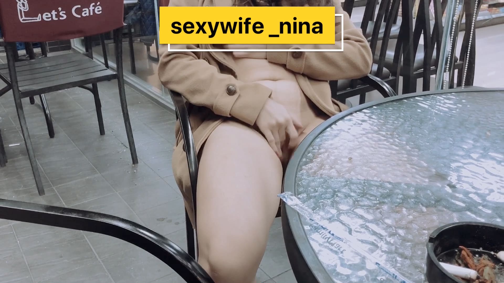  [呱呱录屏] 饱暖思淫欲，咖啡厅吃饱喝足扣扣逼的。