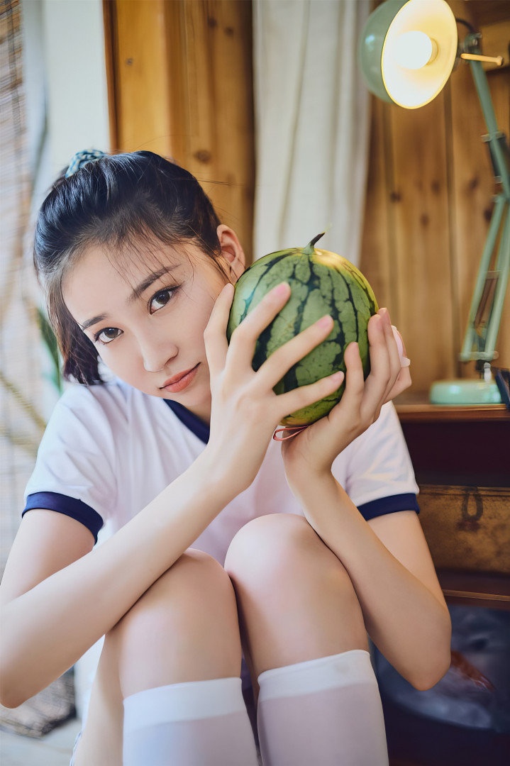 极品大奶国模年年-运动服少女素写真 [42P-176MB]