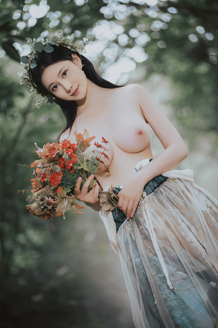 极品大奶国模年年-爱丽丝仙境全裸漏小黑逼诱惑写真 [50P-218MB]