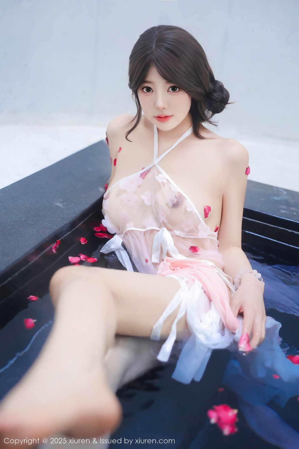 新人 桃妖夭 浴池场景拍摄 曼妙苗条身姿明艳动人 娇美身段性感十足[102P/1.1G]