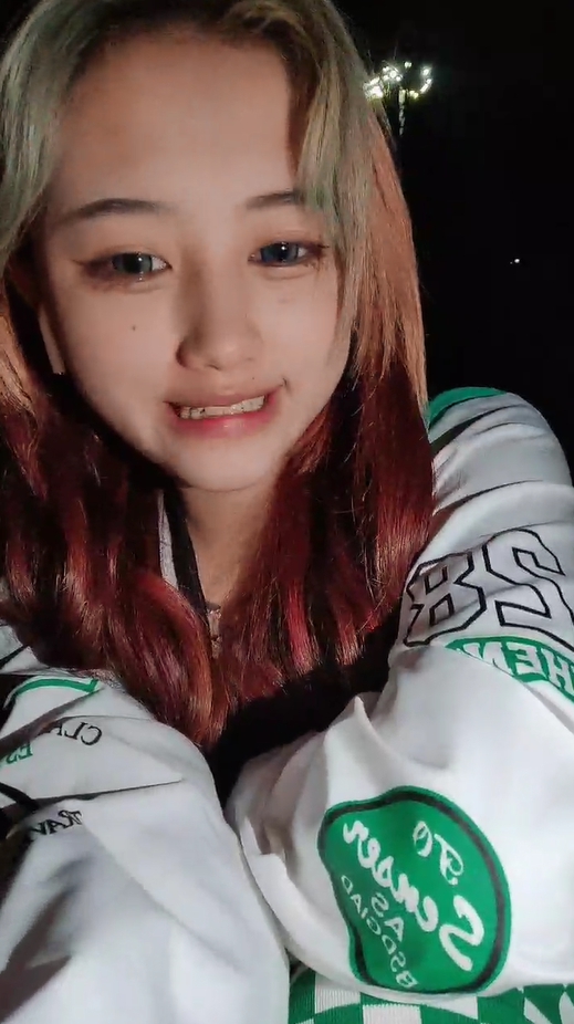  [呱呱录屏] 小狐狸主播酱静漂亮社会纹身小户外回直播大秀小婊砸真欠操.