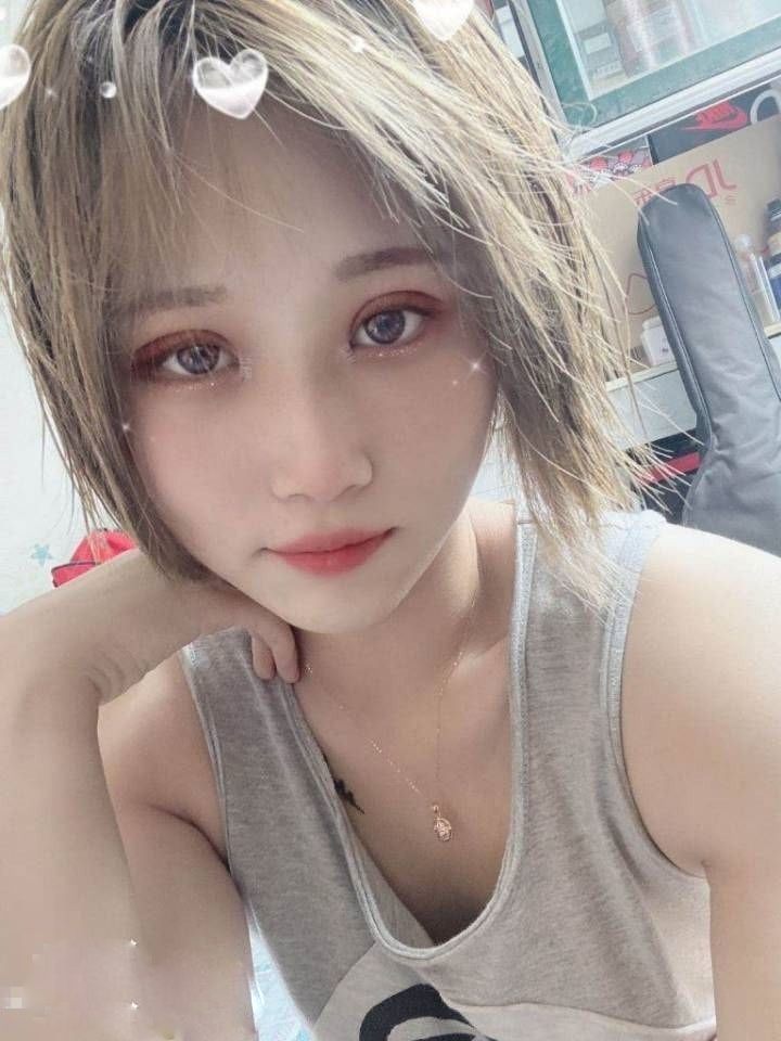 全网疯求的上海丽丽事件！19岁情侣吵架后，男生把私密视频发朋友圈！女朋友后续报复更狠[6V/4P/550M]