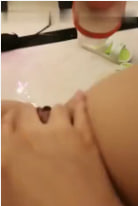 » [呱呱录屏] » 完美身材腰细屁股大穴特写跪在沙发翘屁股好性感