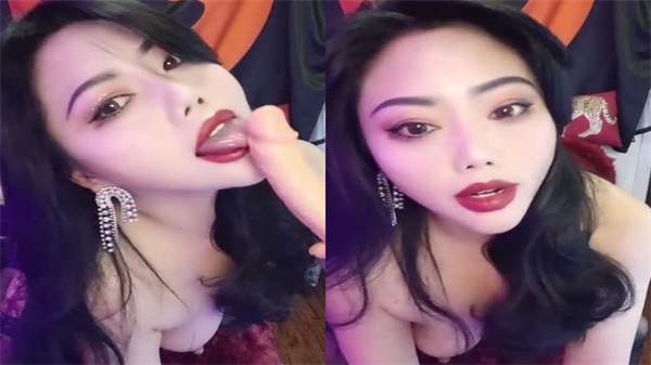 » [呱呱录屏] » 夜夫人风韵犹存的美少妇淫荡风骚自插喷水不断