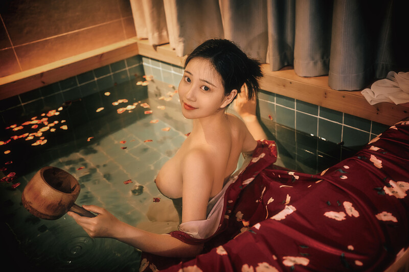 年年完美的身材 丰满的肉体 足以令人为她精尽人亡[74P/534M]